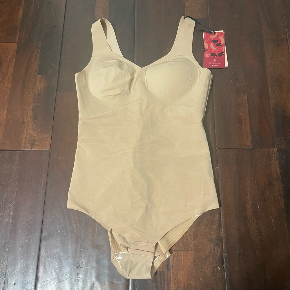 NWT Honeylove Shapeware Liftwear Bodysuit Medium Sand